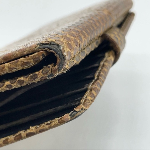 Auth GUCCI 035.0959.2131 Python
Jackie Bifold Brown Wallet - Picture 10 of 16